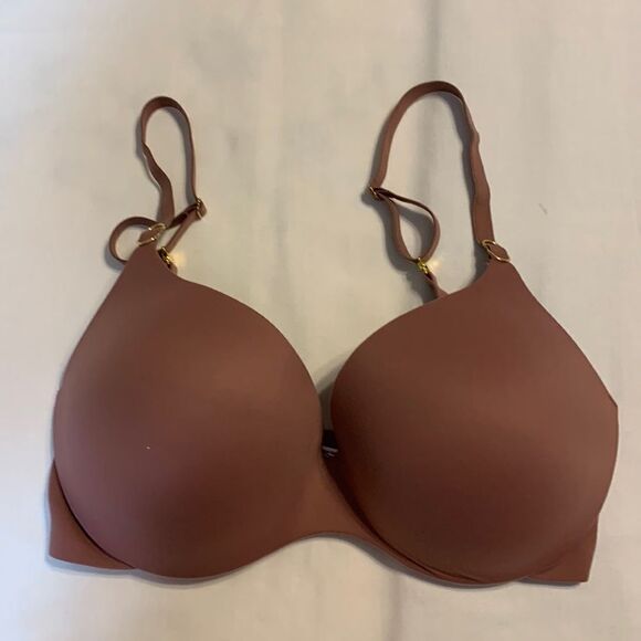 Victorias Secret Sz 32DDD "Incredible" pushup underwire bra/adjusts 2 Razorback - Picture 1 of 11